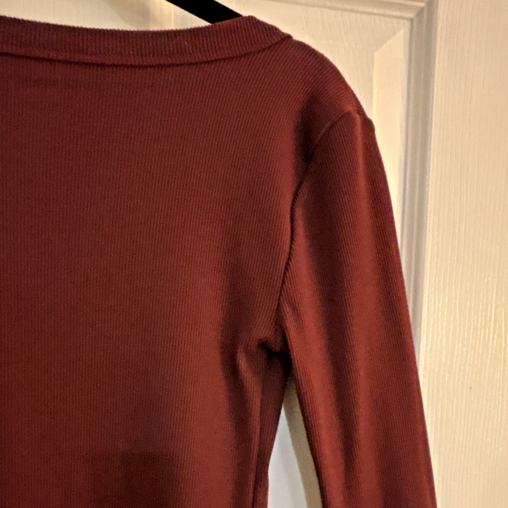 Old Navy Ribbed Knit Snug Fit Scoop Neck Burgundy Long Sleeve Top XS Women - Picture 9 of 10